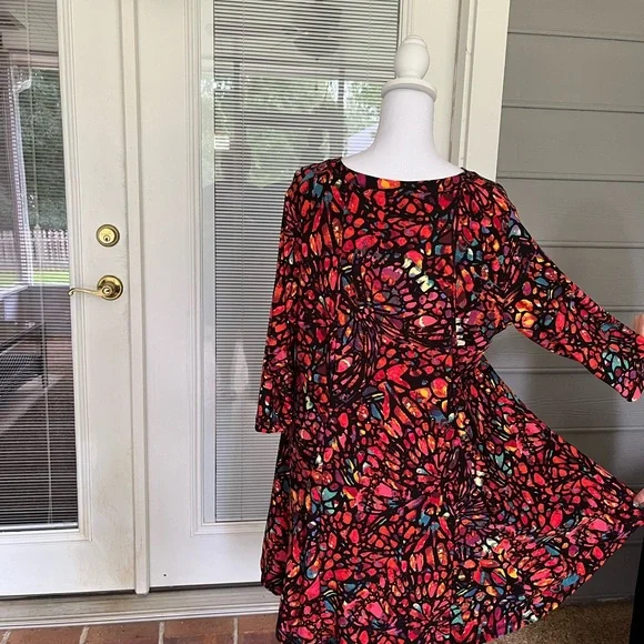 Multicolored tunic top, Attitudes, size 2X, 3/4 length sleeve - Picture 2 of 5